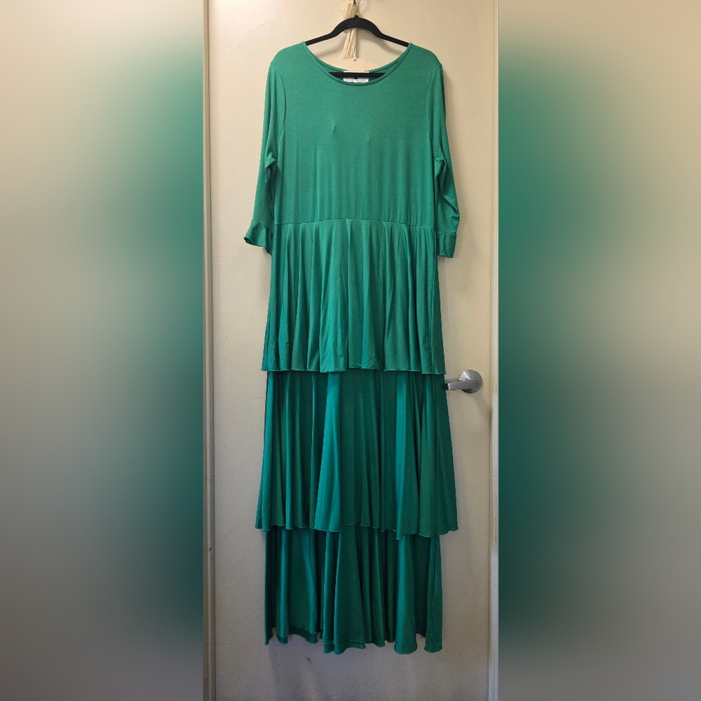 Dainty Jewells • Elegant Green Tiered Maxi Dress